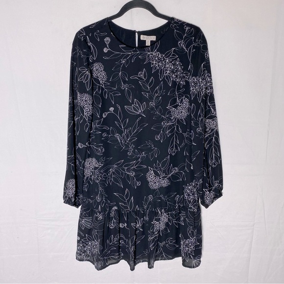 Lila Rose Dresses & Skirts - Lila Rose Black W White Floral Print Long Sleeve Ruffle Hem Mini Dress 6
